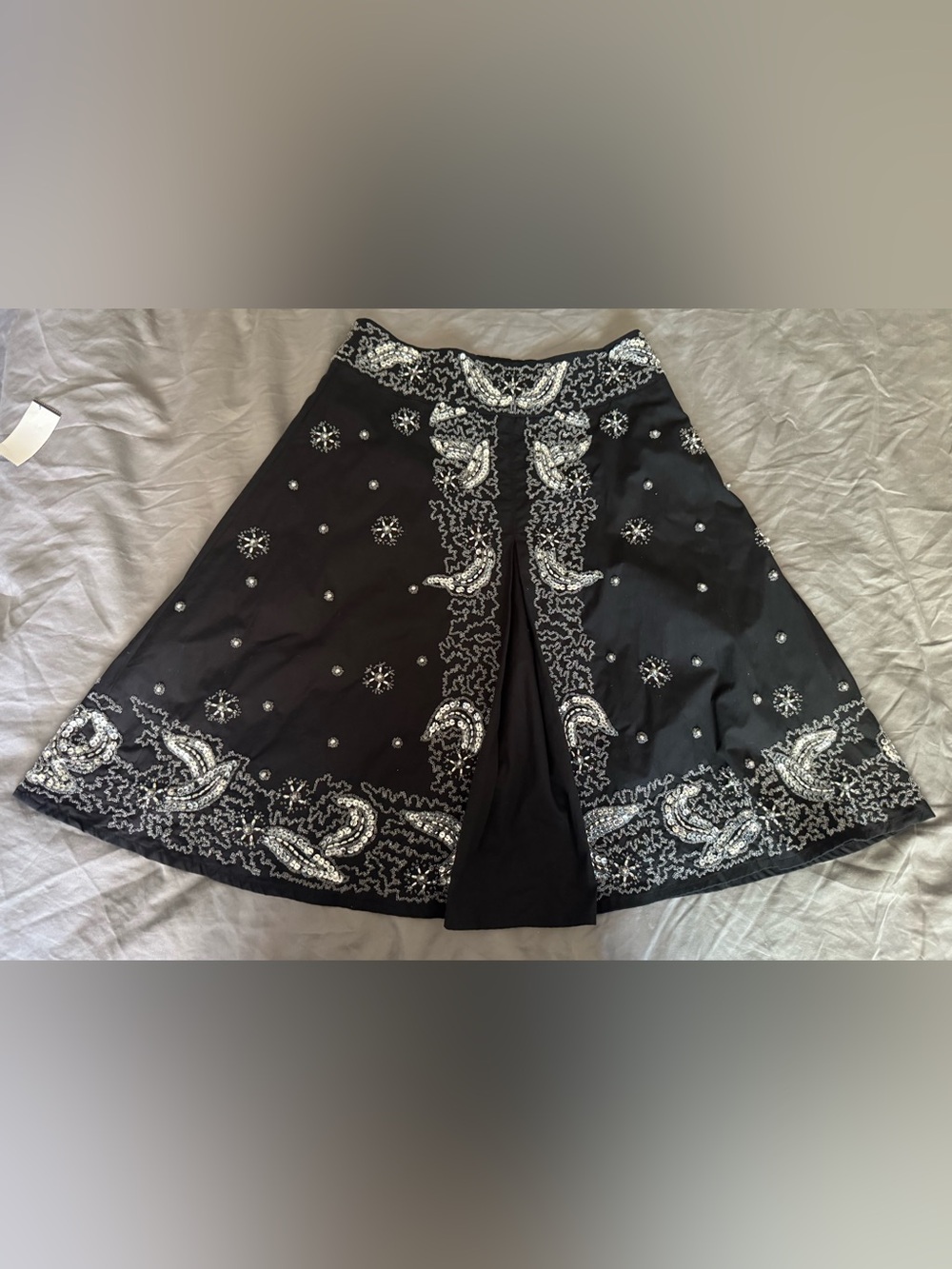 Basil And Maude Skirt Women’s Black Embroidered Beaded Sequins Pleated Size 2